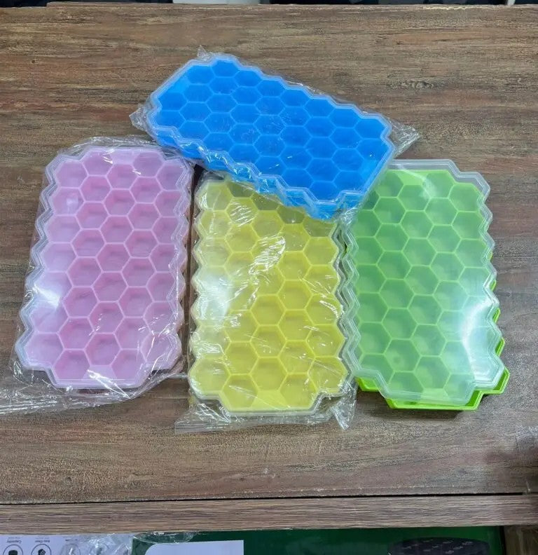 Honey Cube Honeycomb Tray 37 Silicone Cubes Ice Cube Making Mold with Lids (Random Color)
